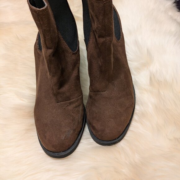 H& M Brown Heel Boots - Picture 2 of 5